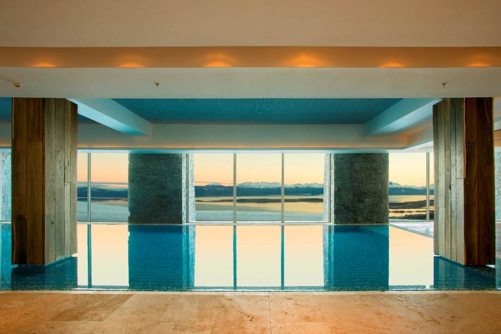 Muebles de madera exótica para hotelería – Hotel Arakur – Palosanto