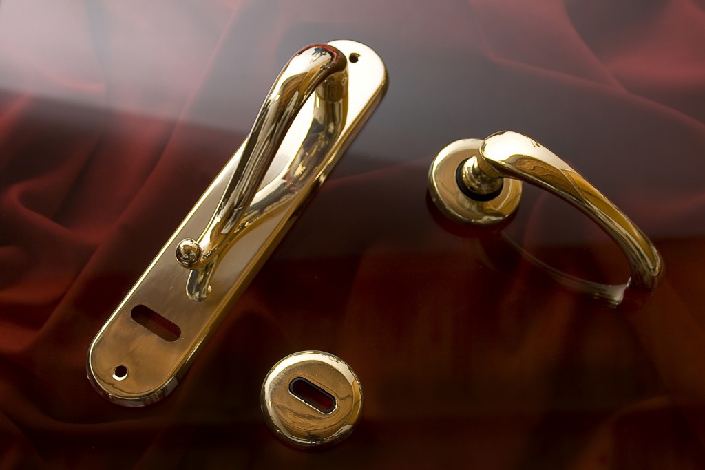 Herrajes de diseño en bronce – Diamante – La Empresa | Tradem Style