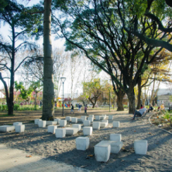 Diseño y remodelación de espacios públicos – Plaza en caseros – Meta Fabrica