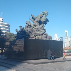 Revestimiento en granito para el Monumento Juana Azurduy- Vinvimarmi