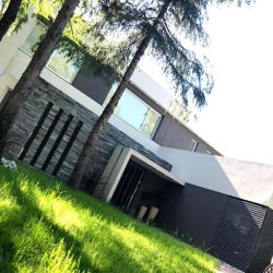 Diseño & Construcción de vivienda en Club de Campo San Patricio – Arq. Fabián Nuñez