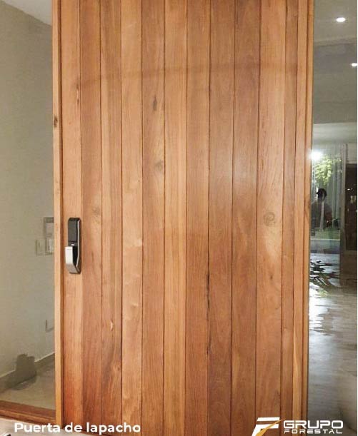 Puertas en madera maciza 